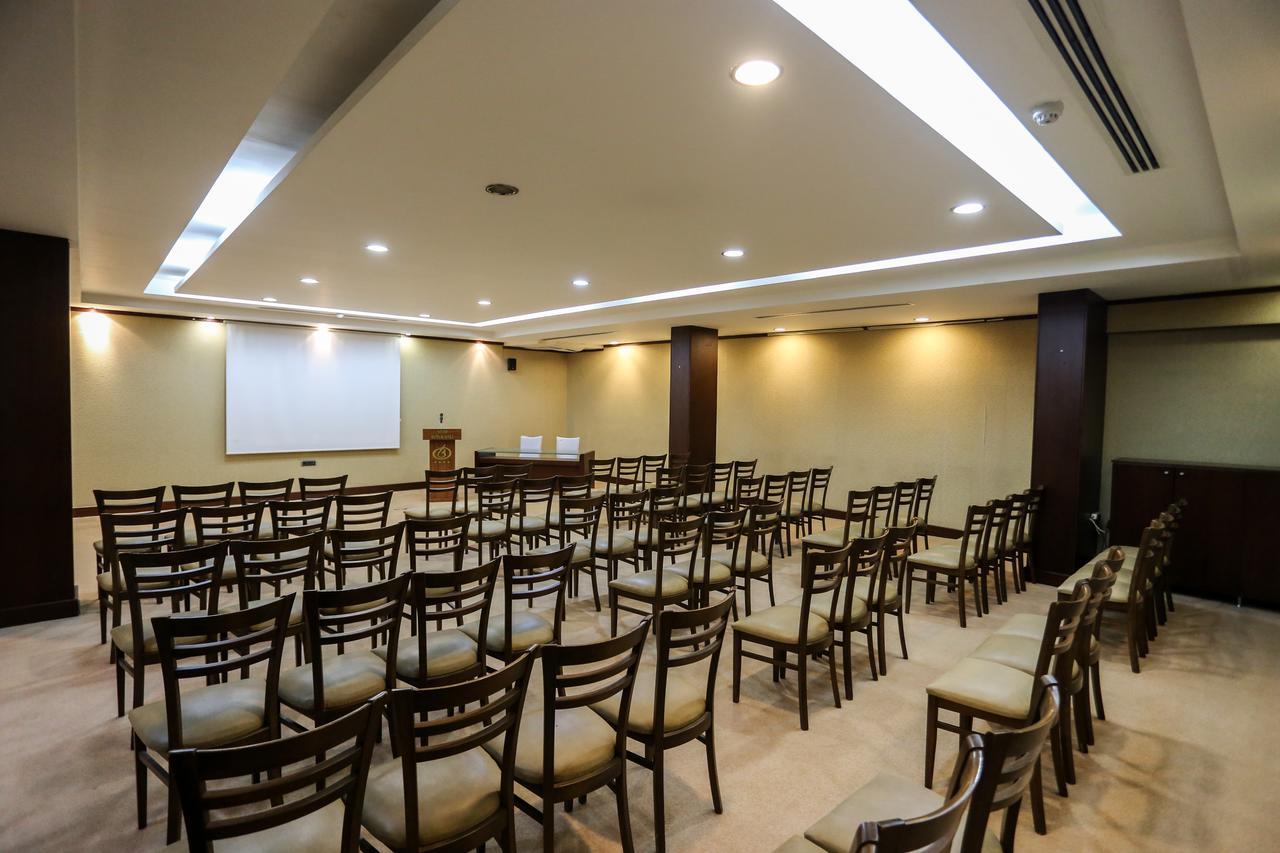Sivas Bueyuek Hotel Exterior foto